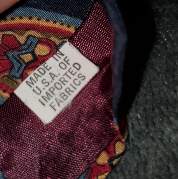 Like-New
Navy blue necktie with colorful flower pattern - Like-New - Picture 4 of 4